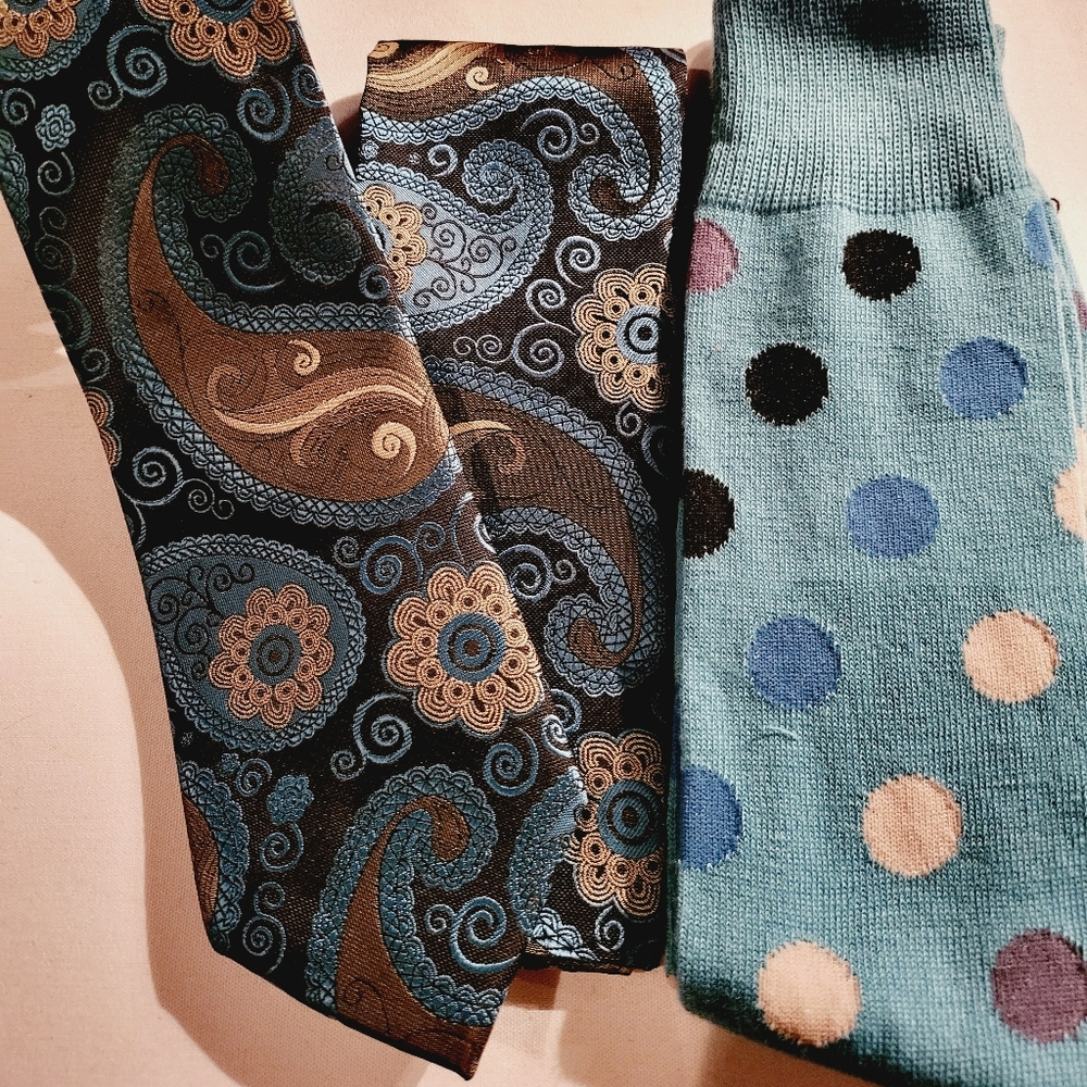 Necktie set and socks
